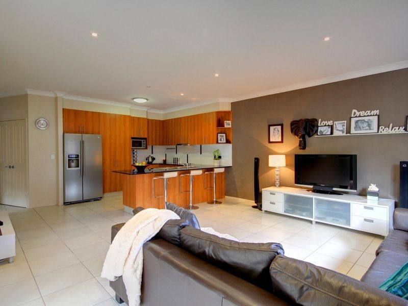 2/9 Kelsey Circuit, Nerang QLD 4211