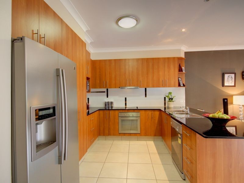 2/9 Kelsey Circuit, Nerang QLD 4211