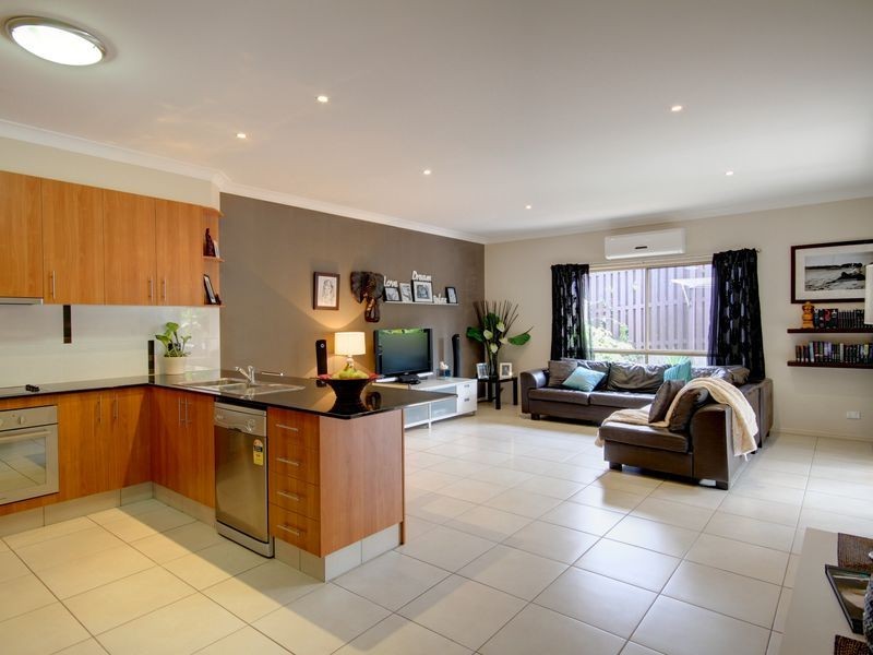 2/9 Kelsey Circuit, Nerang QLD 4211