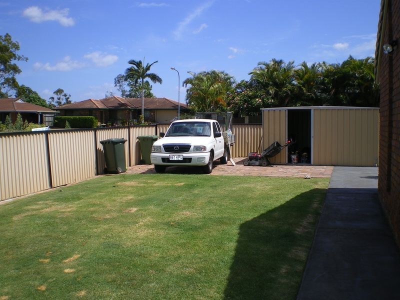 2 Aberdeen Court, Highland Park QLD 4211
