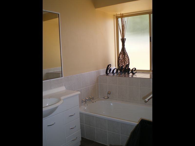 2 Aberdeen Court, Highland Park QLD 4211