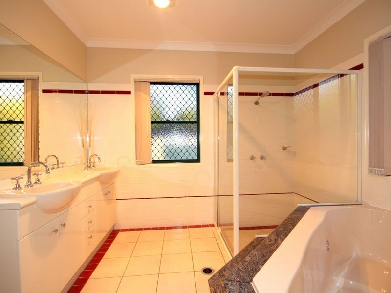 2 Pasture Place, Mount Nathan QLD 4211