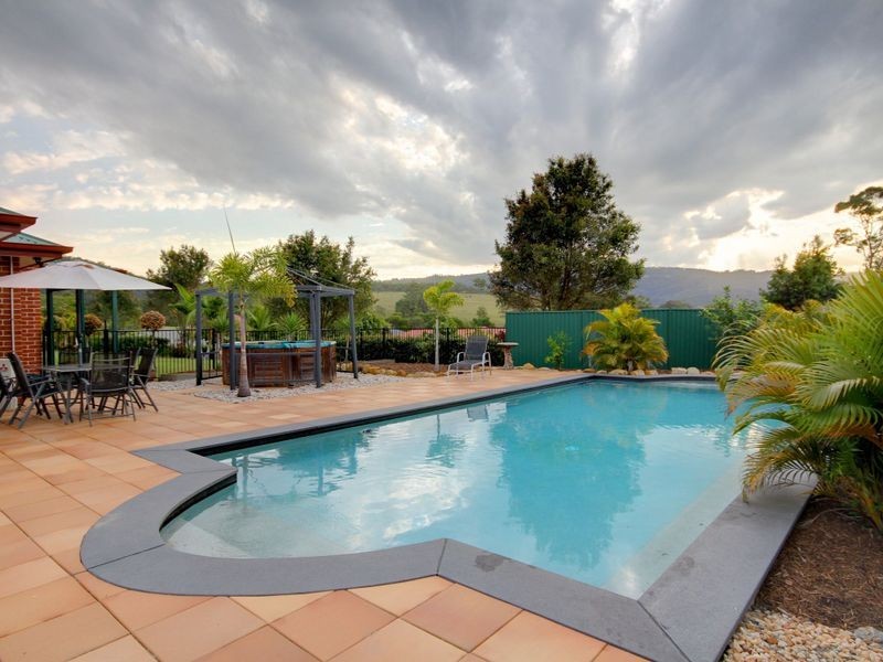 2 Pasture Place, Mount Nathan QLD 4211
