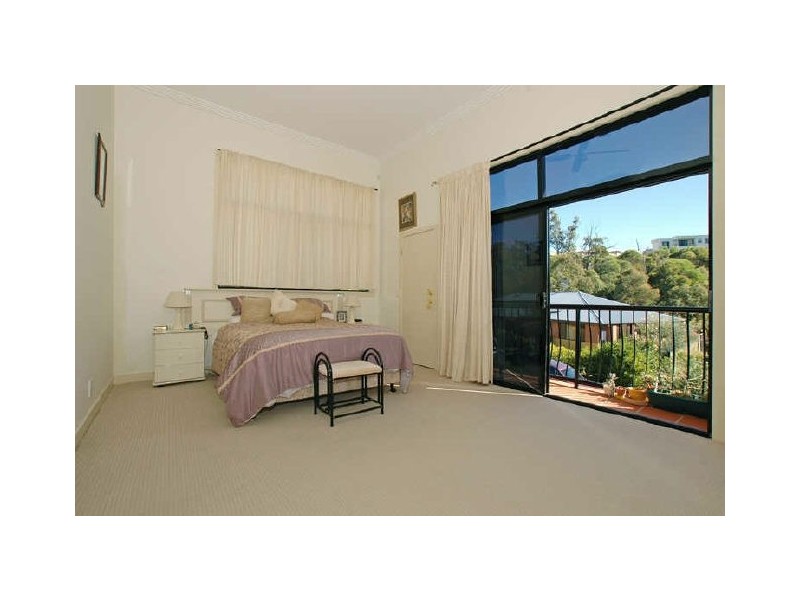 5B Rivage Place, Highland Park QLD 4211
