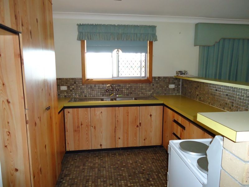 9 Tudor Place, Biggera Waters QLD 4216