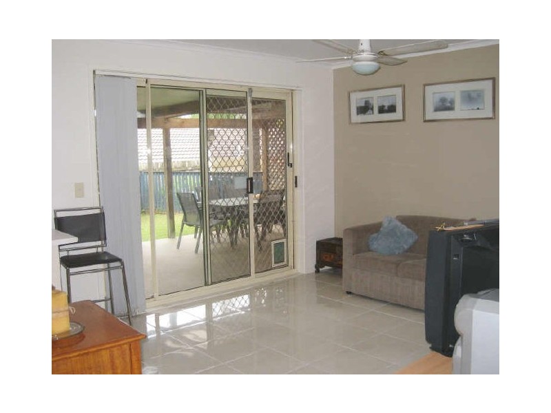 5 MacDougall Street, Highland Park QLD 4211