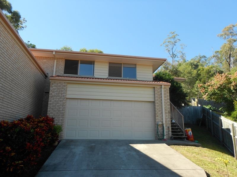 2/72 Paddington Drive, Carrara QLD 4211