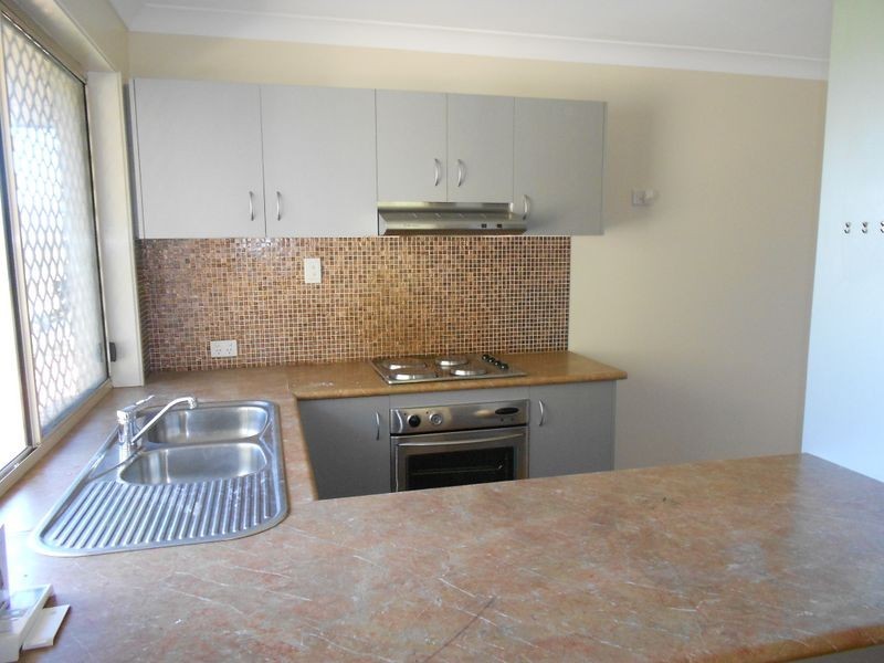 2/72 Paddington Drive, Carrara QLD 4211