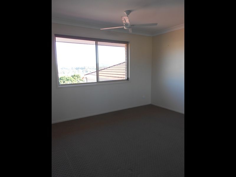 2/72 Paddington Drive, Carrara QLD 4211