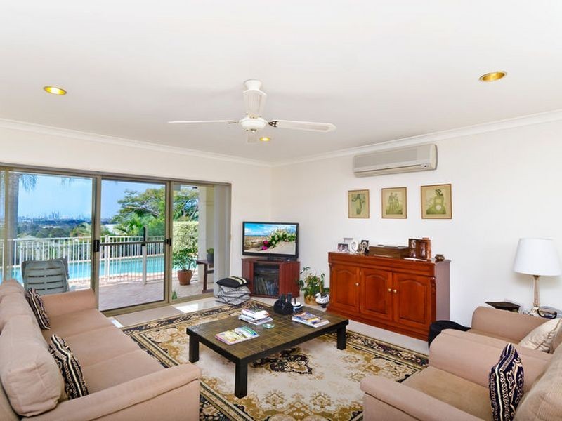 8 Bellavista Close, Highland Park QLD 4211
