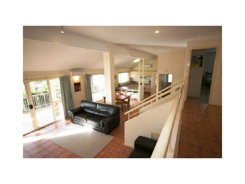 69 Paddington Drive, Carrara QLD 4211