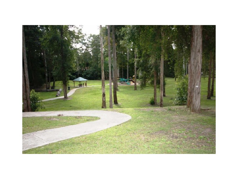 4 Sabina Park Court, Mount Nathan QLD 4211