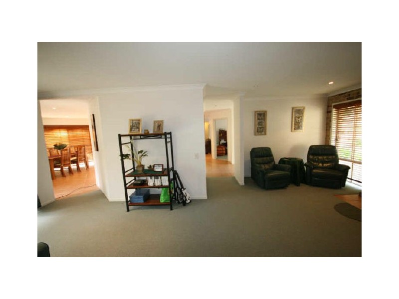 4 Sabina Park Court, Mount Nathan QLD 4211