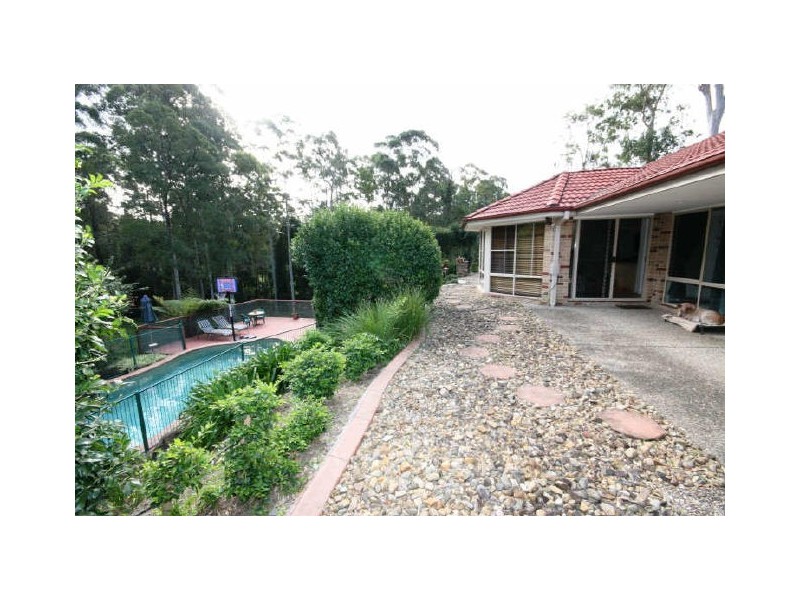 4 Sabina Park Court, Mount Nathan QLD 4211