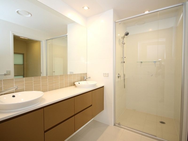 3023 The Boulevard Emerald Lakes, Carrara QLD 4211