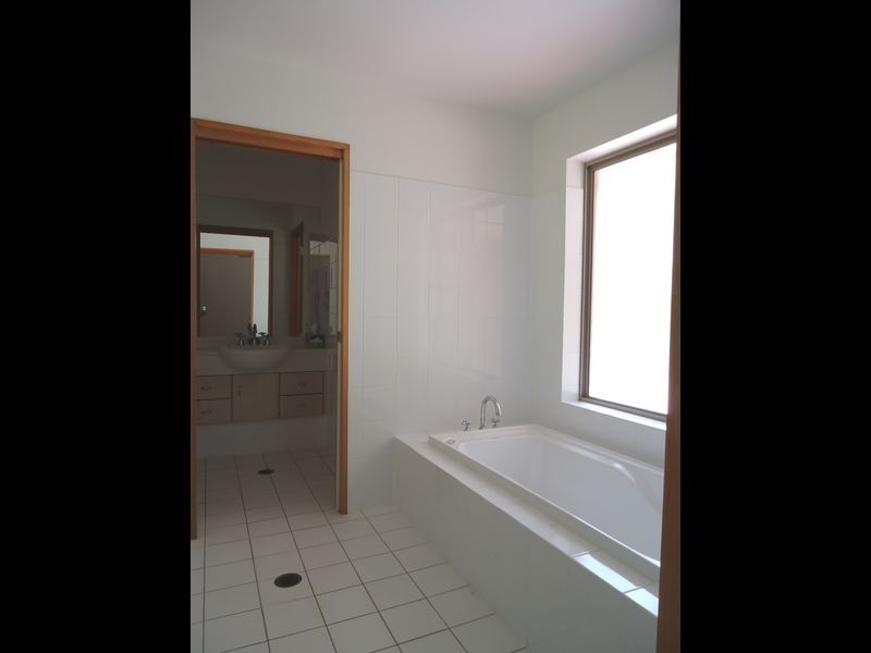 200 Crane Crescent, Nerang QLD 4211