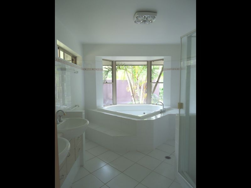 200 Crane Crescent, Nerang QLD 4211