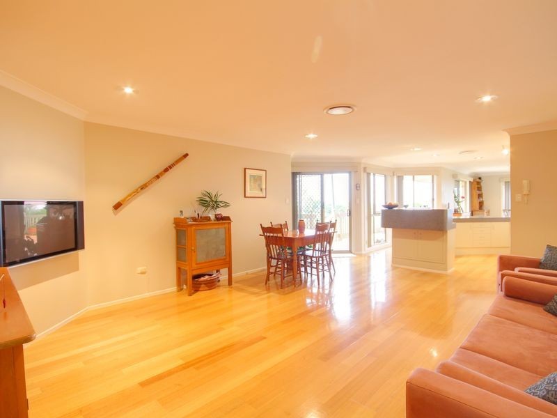 6 Nairn Court, Highland Park QLD 4211