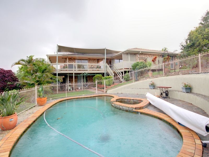 6 Nairn Court, Highland Park QLD 4211
