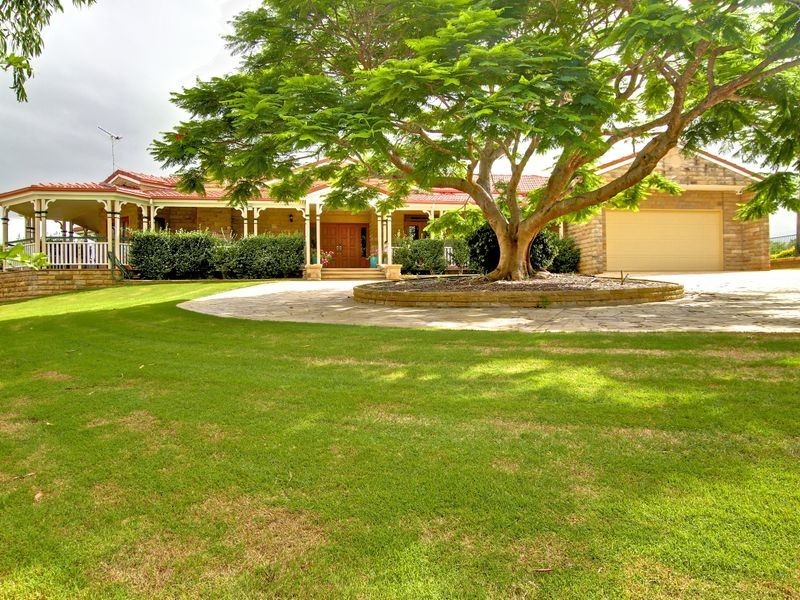 4 Westminster Boulevard, Elanora QLD 4221