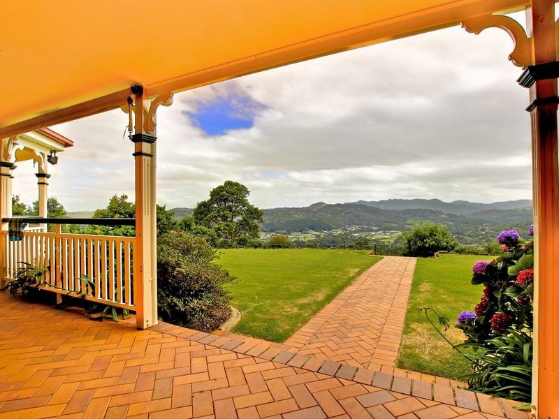 4 Westminster Boulevard, Elanora QLD 4221