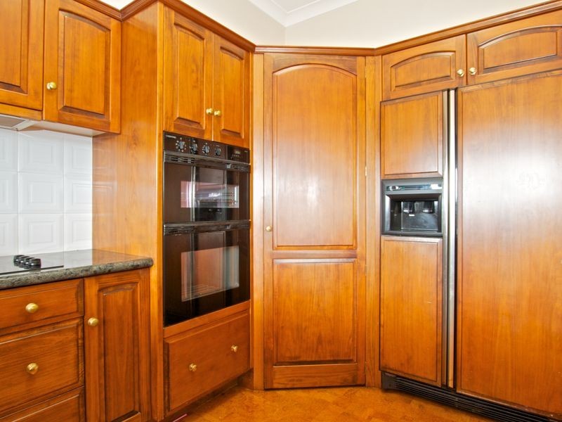 4 Westminster Boulevard, Elanora QLD 4221