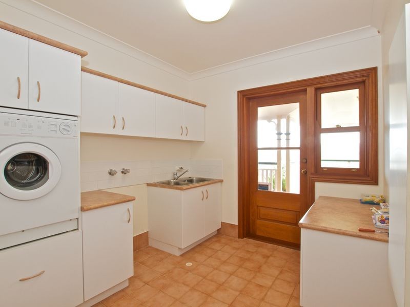 4 Westminster Boulevard, Elanora QLD 4221