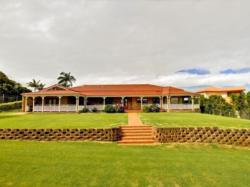 4 Westminster Boulevard, Elanora QLD 4221
