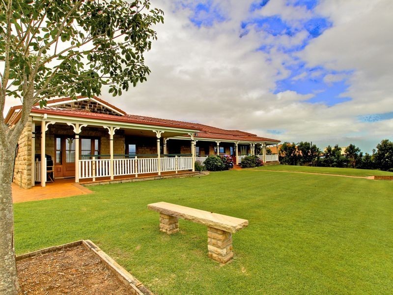 4 Westminster Boulevard, Elanora QLD 4221