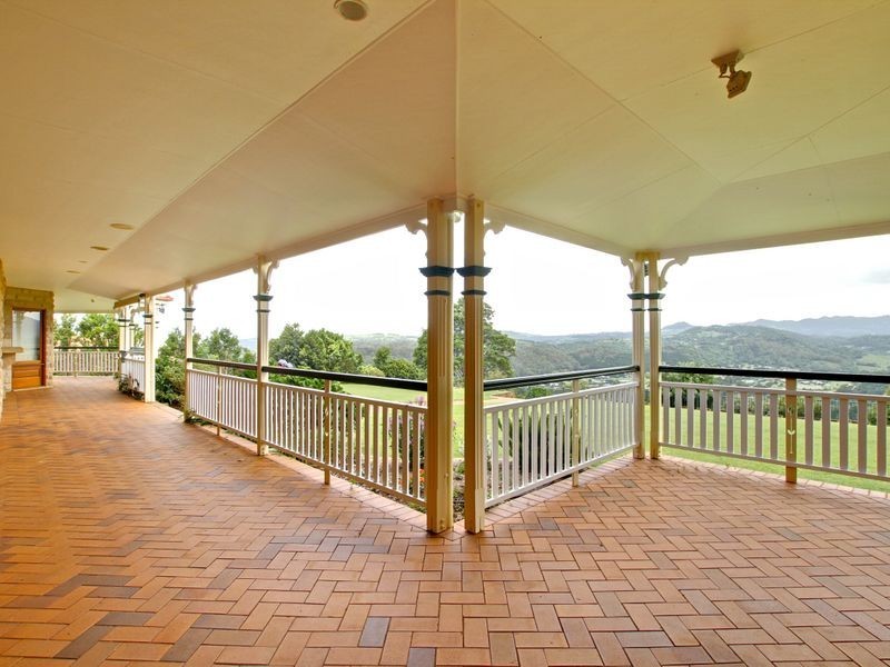 4 Westminster Boulevard, Elanora QLD 4221