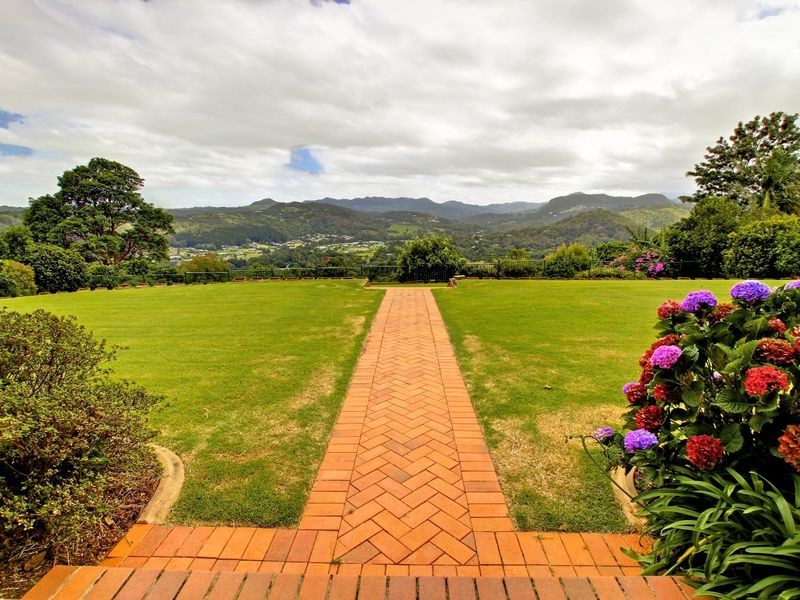 4 Westminster Boulevard, Elanora QLD 4221