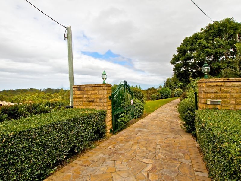 4 Westminster Boulevard, Elanora QLD 4221