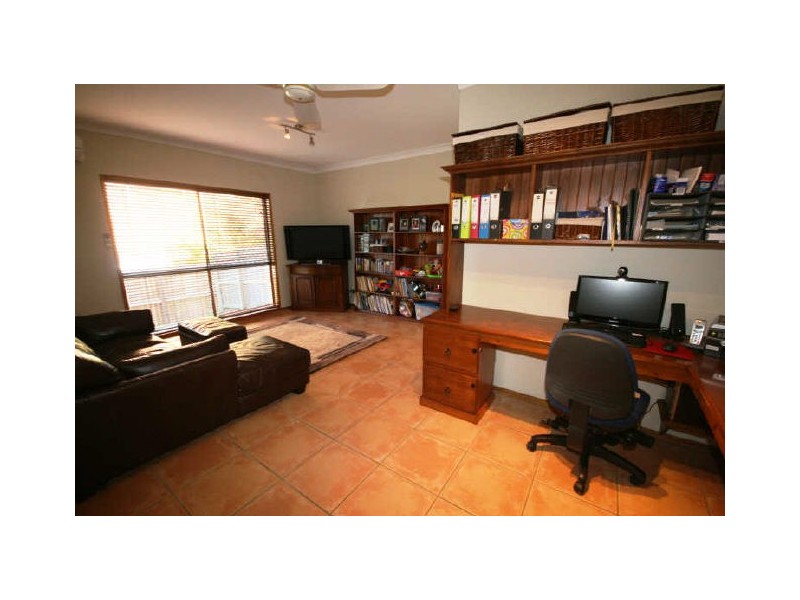 169 Alexander Drive, Highland Park QLD 4211