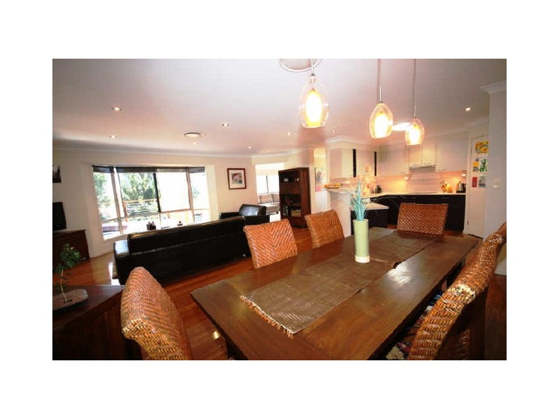 25 Piccadilly Place, Highland Park QLD 4211