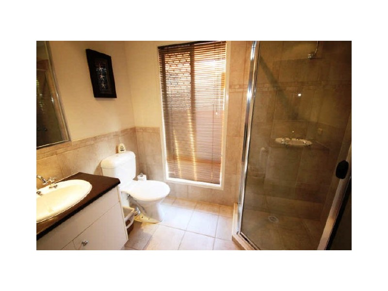 25 Piccadilly Place, Highland Park QLD 4211