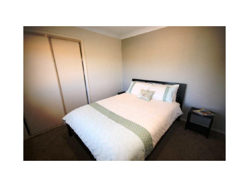 25 Piccadilly Place, Highland Park QLD 4211