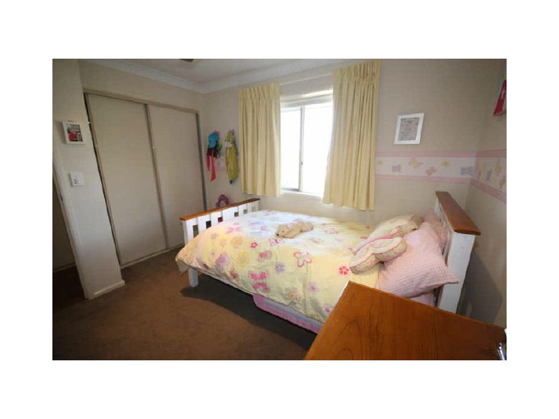 25 Piccadilly Place, Highland Park QLD 4211