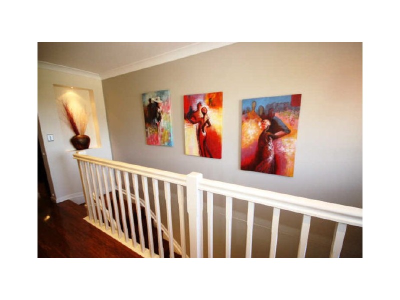 25 Piccadilly Place, Highland Park QLD 4211