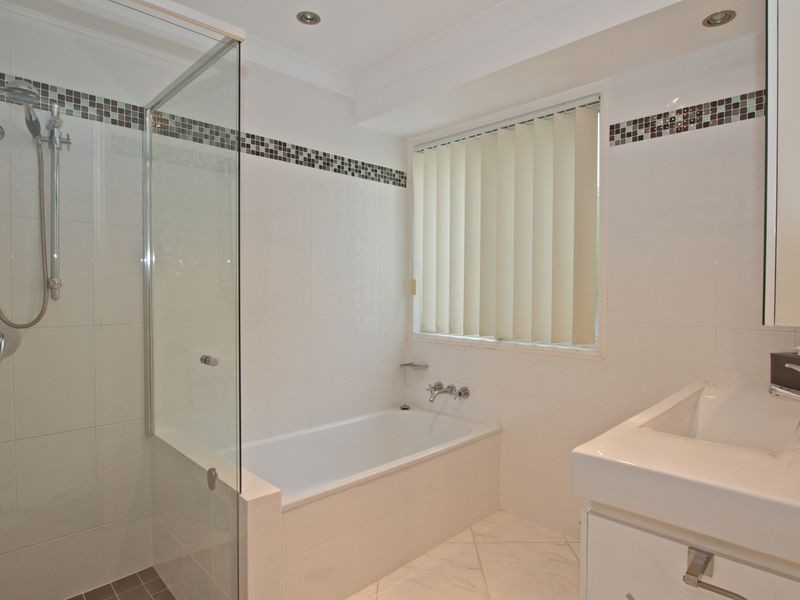 7 Forfar Court, Highland Park QLD 4211