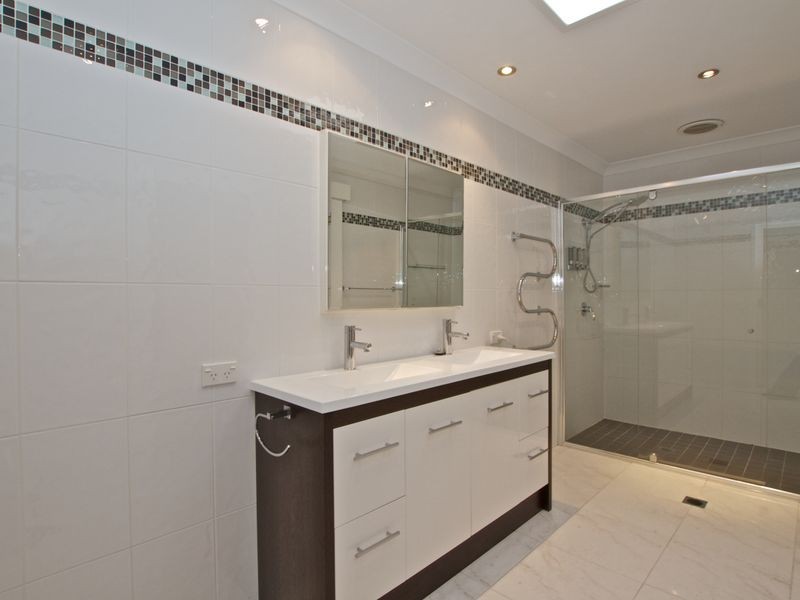 7 Forfar Court, Highland Park QLD 4211