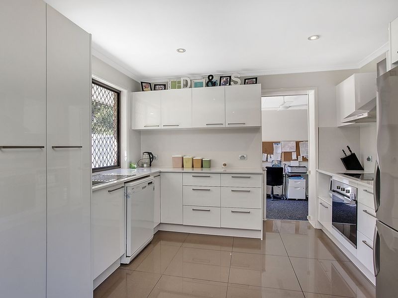 17 Orlando Court, Highland Park QLD 4211