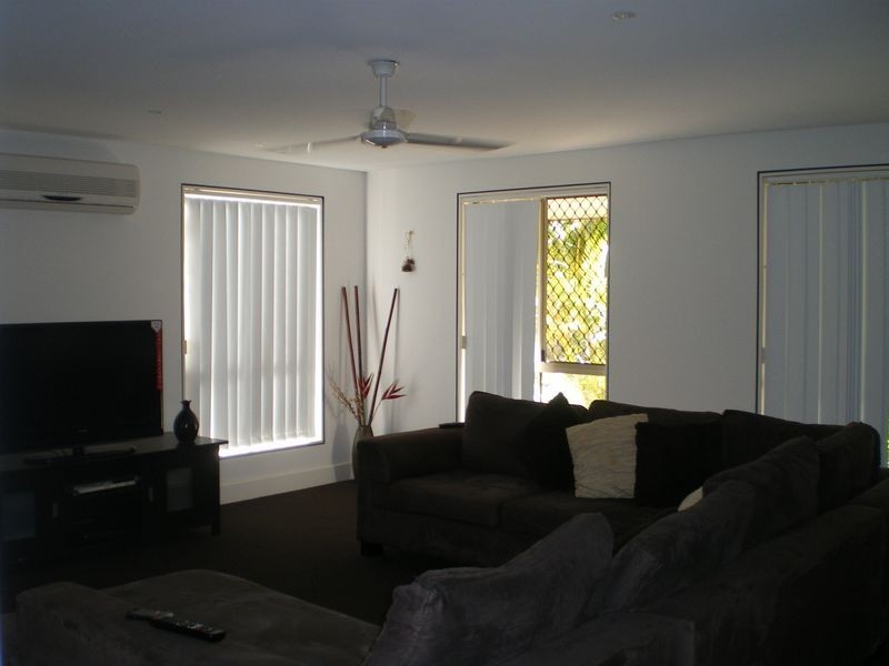 38 Renfrew Drive, Highland Park QLD 4211
