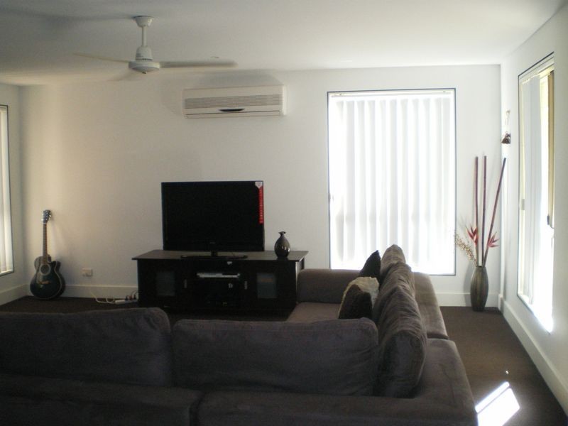 38 Renfrew Drive, Highland Park QLD 4211