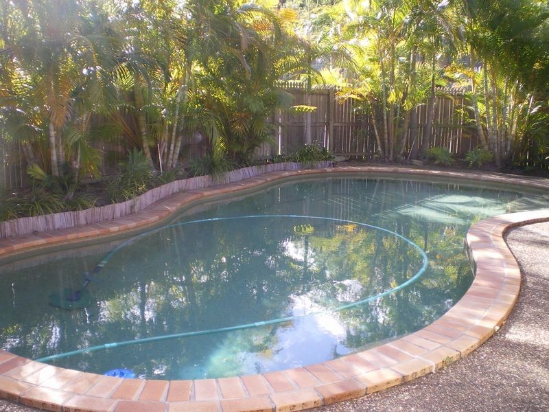38 Renfrew Drive, Highland Park QLD 4211