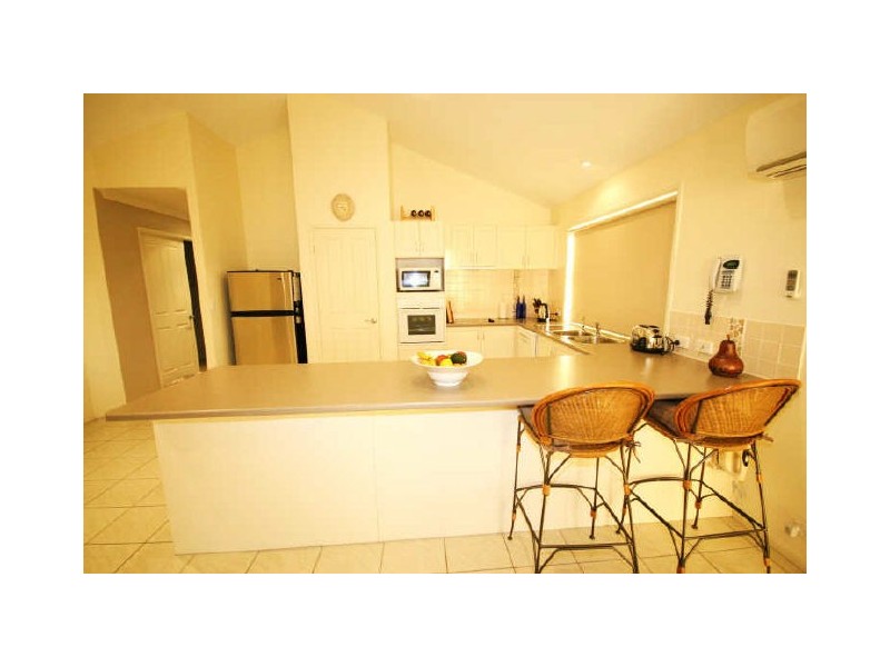 10 Pasture Place, Mount Nathan QLD 4211