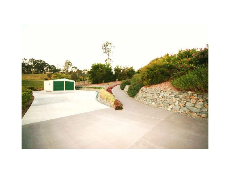 10 Pasture Place, Mount Nathan QLD 4211