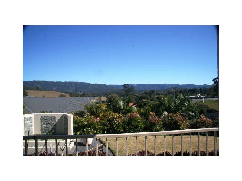 10 Pasture Place, Mount Nathan QLD 4211