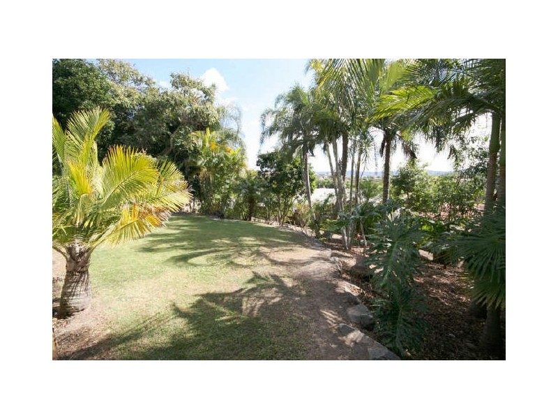 9 MacRobert Street, Highland Park QLD 4211
