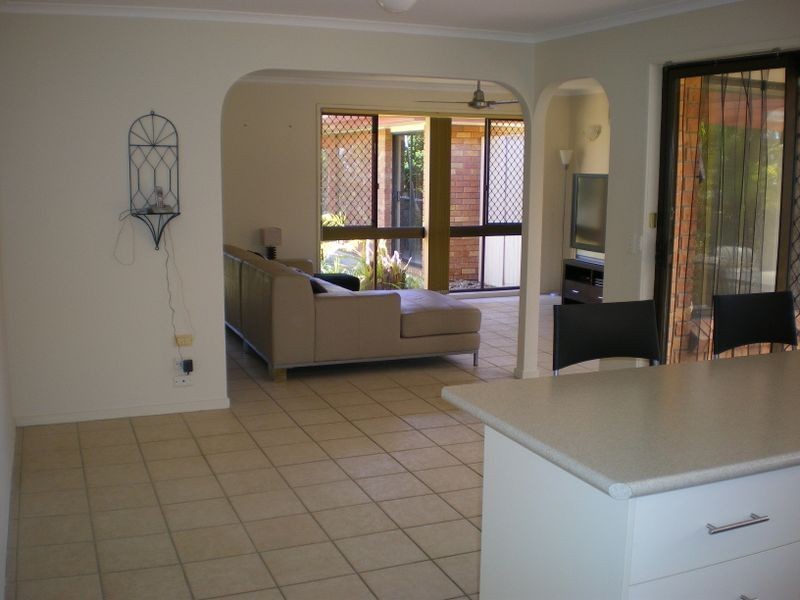 115 Explorers Way, Highland Park QLD 4211
