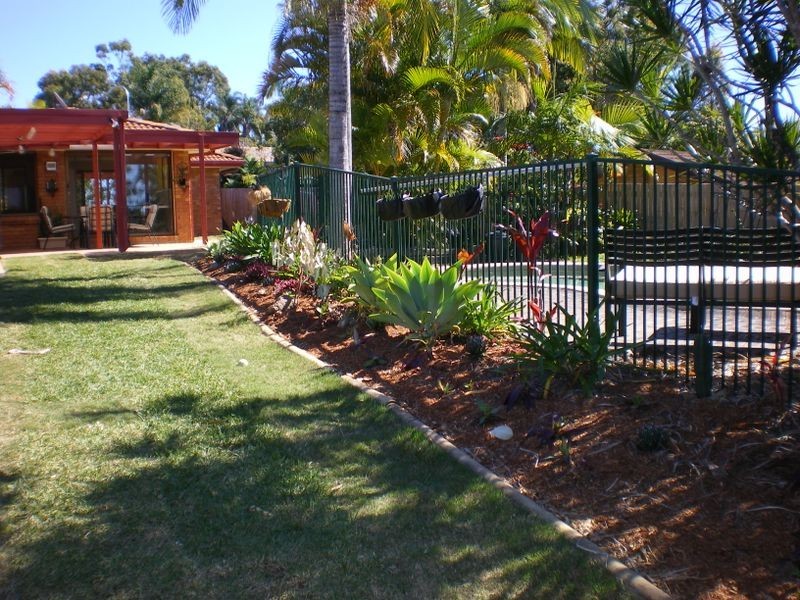 115 Explorers Way, Highland Park QLD 4211